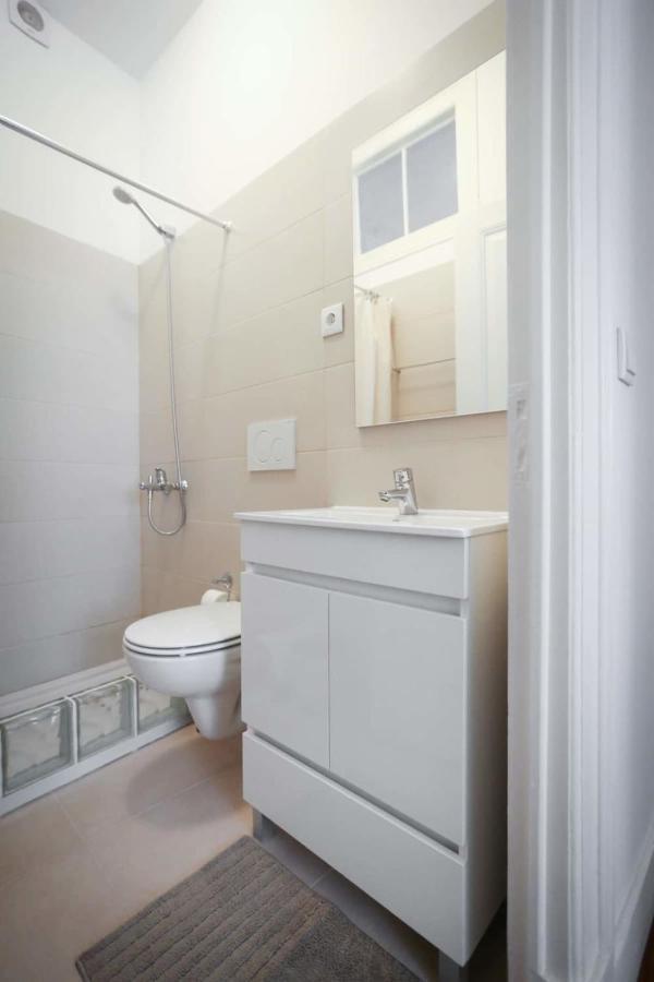 Guestready - Hygge-Style Apartment In Historical Graca Lisbon Luaran gambar